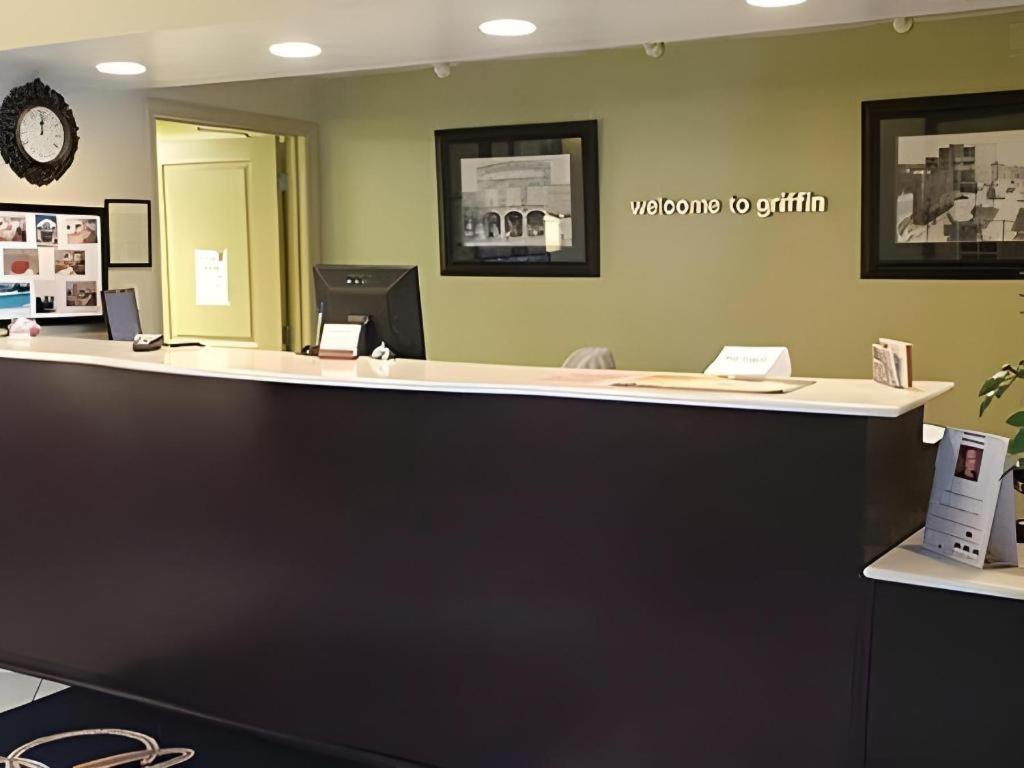 Americas Best Value Inn & Suites-Griffin Zewnętrze zdjęcie
