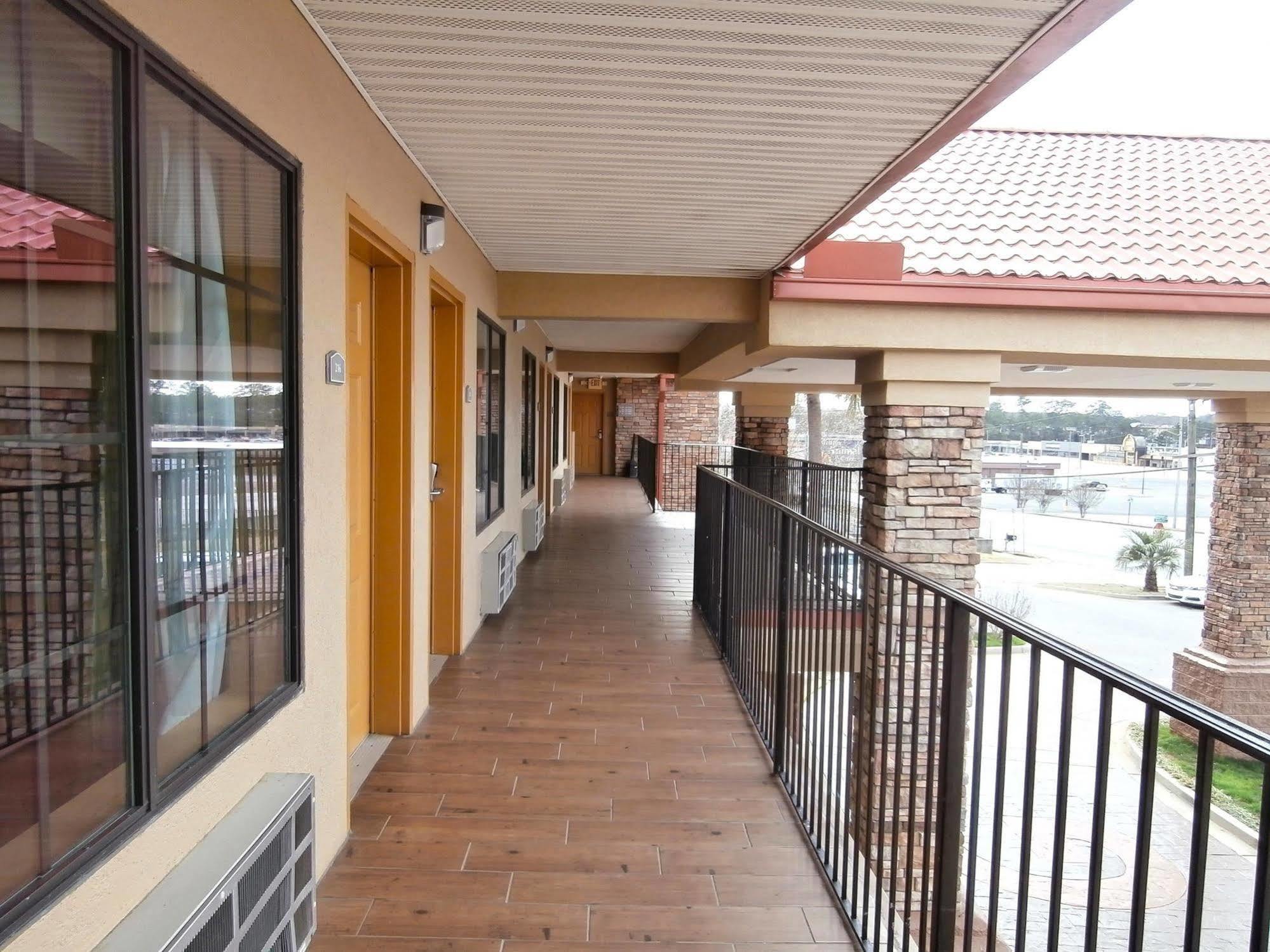 Americas Best Value Inn & Suites-Griffin Zewnętrze zdjęcie