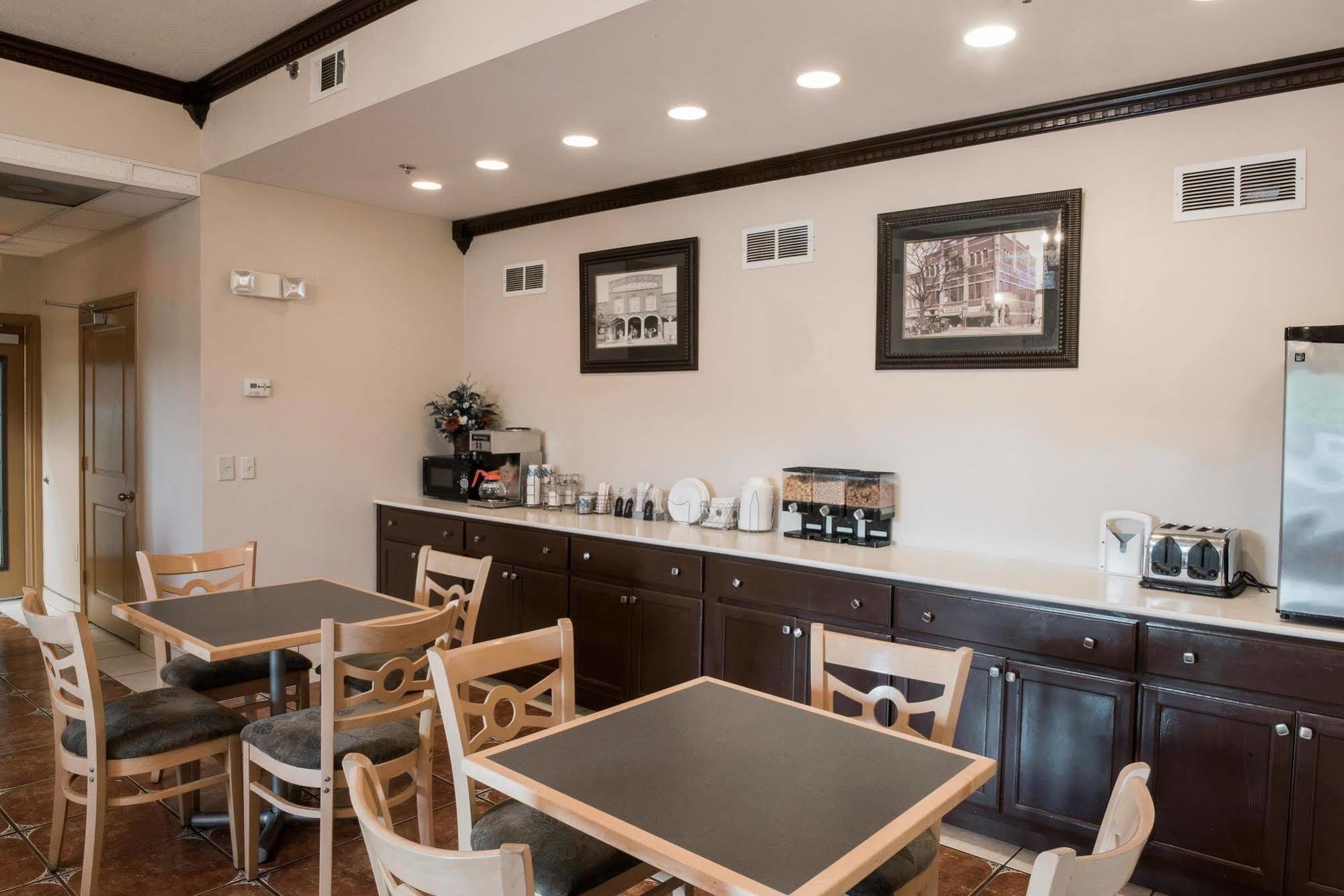 Americas Best Value Inn & Suites-Griffin Zewnętrze zdjęcie